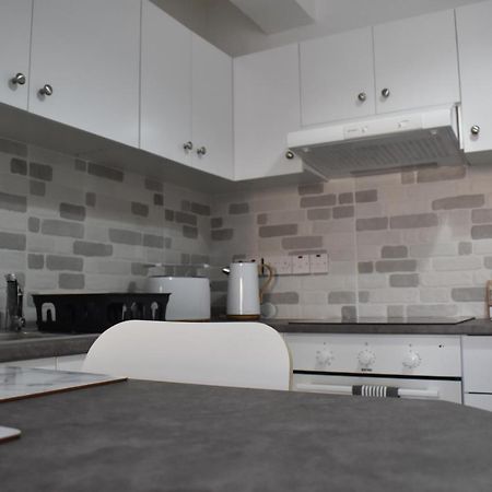 Marias Apartment - In City Centre,Near Beach Ларнака Екстериор снимка