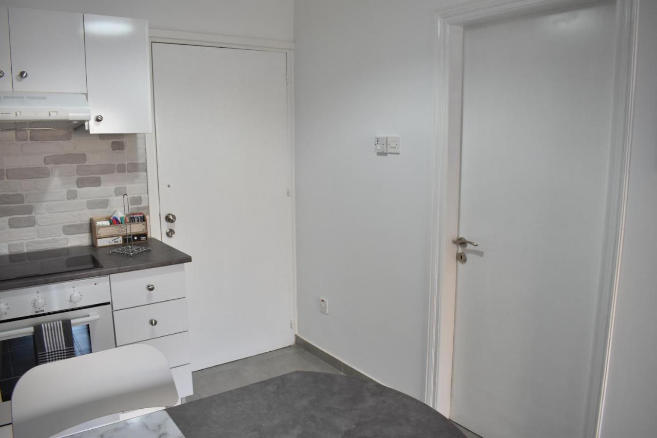 Marias Apartment - In City Centre,Near Beach Ларнака Екстериор снимка