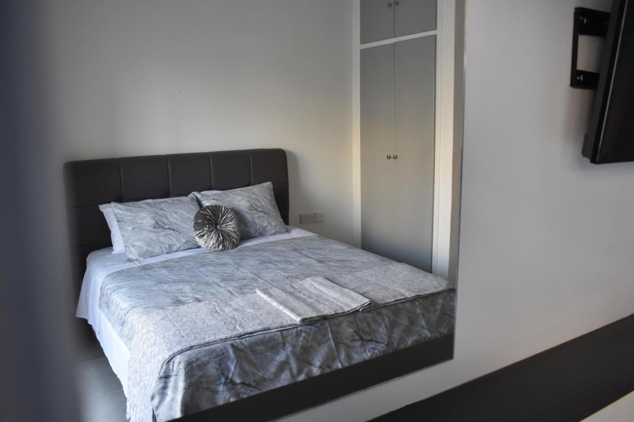 Marias Apartment - In City Centre,Near Beach Ларнака Екстериор снимка