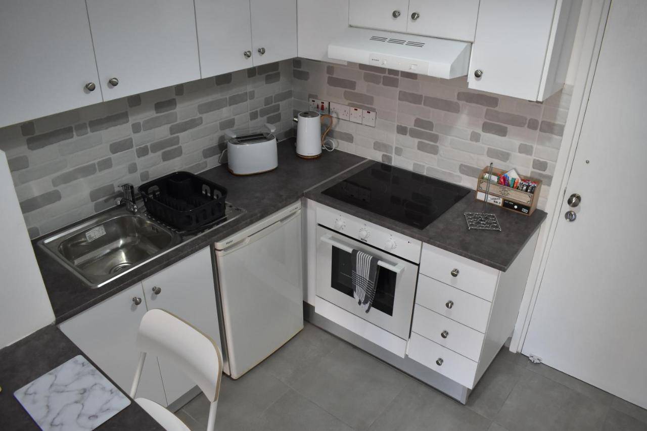 Marias Apartment - In City Centre,Near Beach Ларнака Екстериор снимка