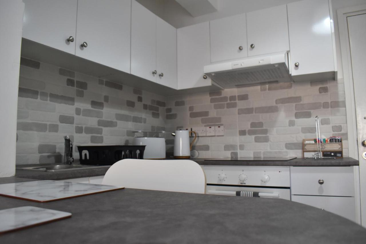 Marias Apartment - In City Centre,Near Beach Ларнака Екстериор снимка